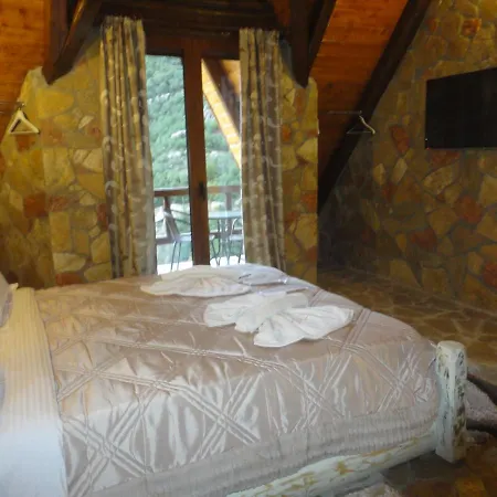 Eco Oneiro Apartahotel 3*